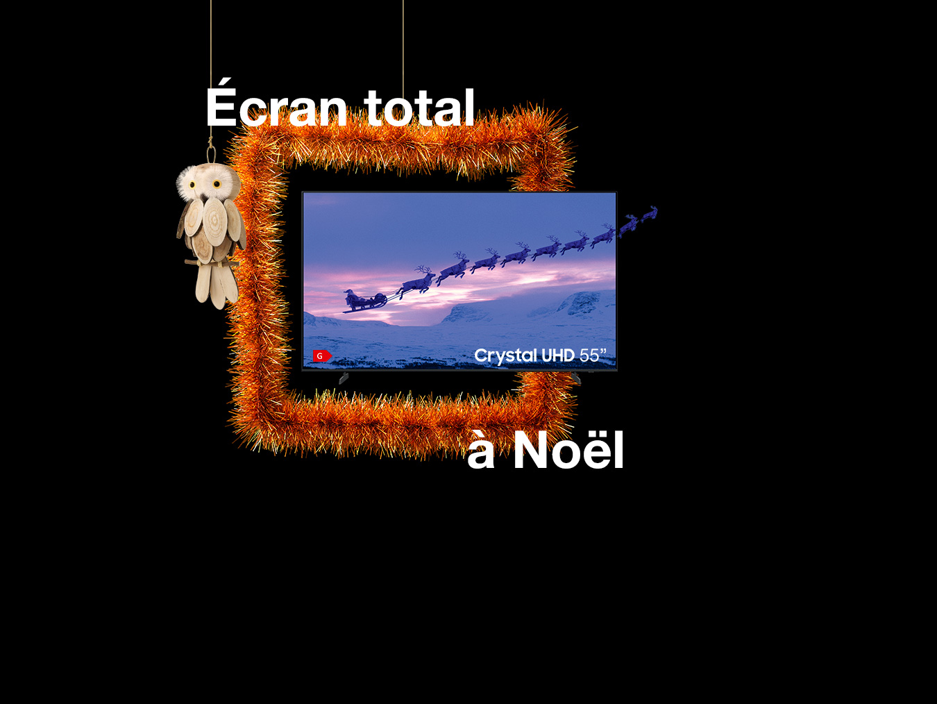 Un téléviseur Samsung Crystal  UHD de 55'' avec des rennes en fond d'écran