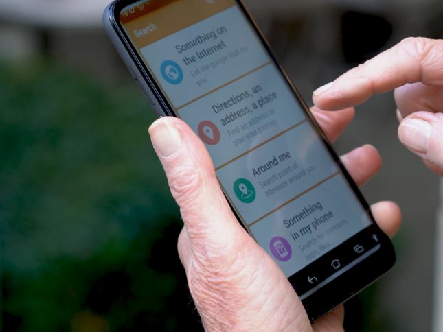 Doro 8220 : Smartphone pour seniors exclusif Orange