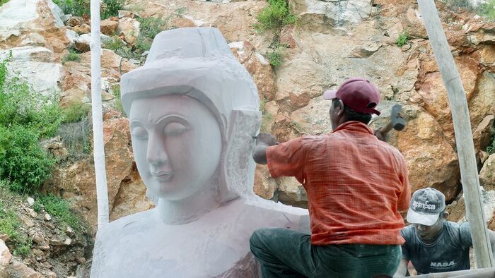 Birmanie : les sculpteurs de marbre de Mandalay