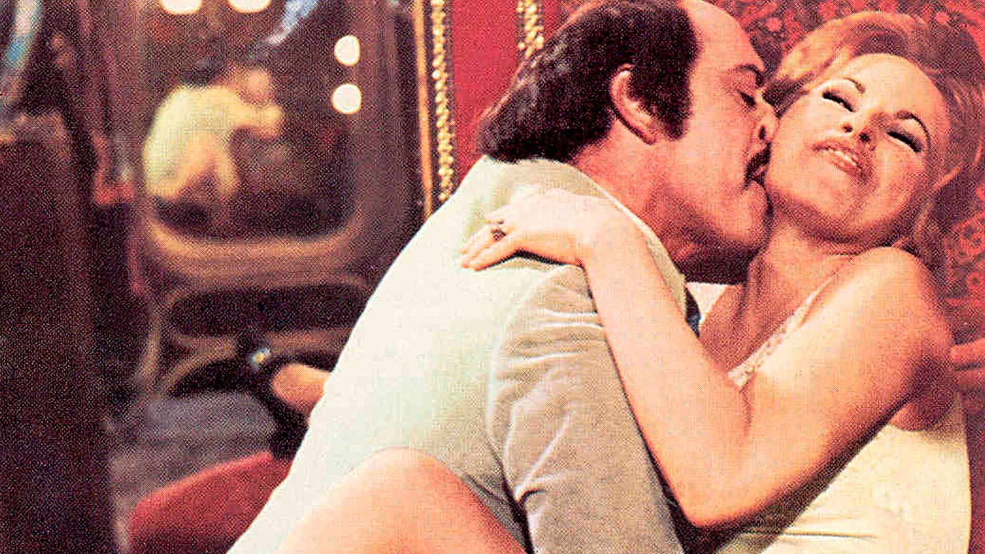 Dos Chicas De Revista