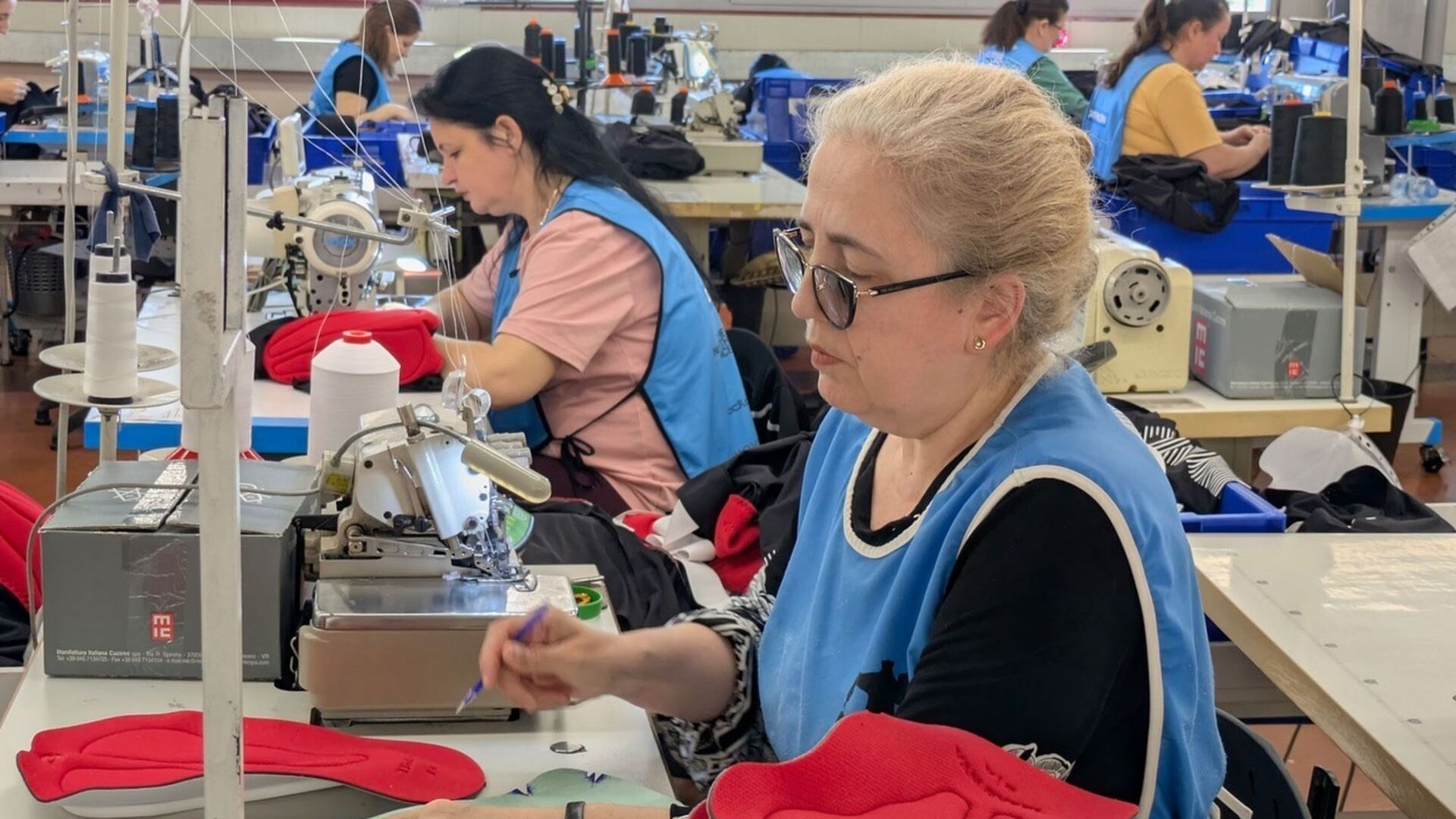 Albanie : les couturières du made in Europe