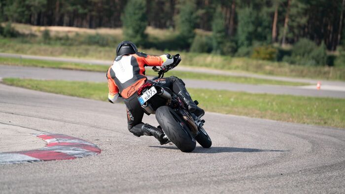 Les sportives ont-elles encore leur place sur la route?