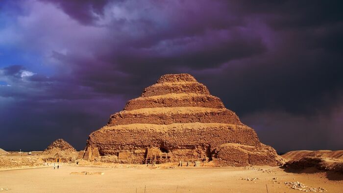Saqqarah : les secrets de la pyramide enfouie