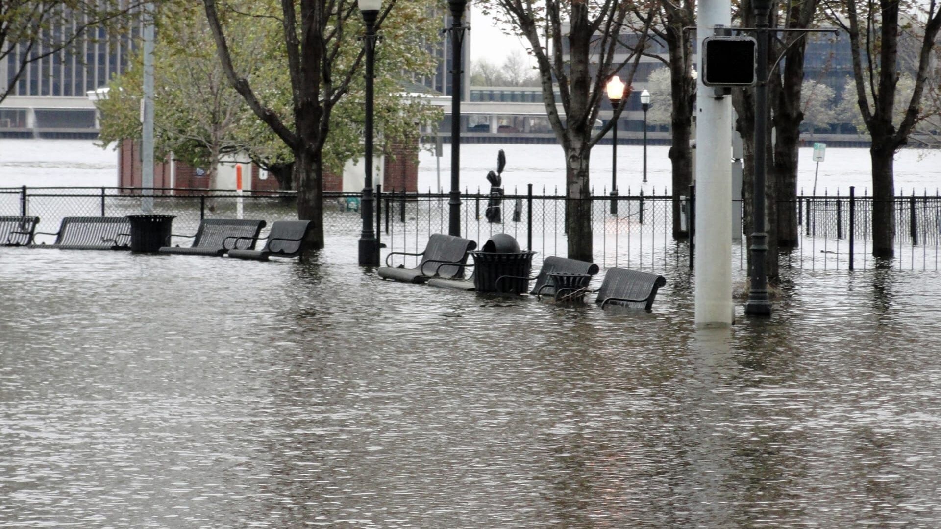 En eaux troubles