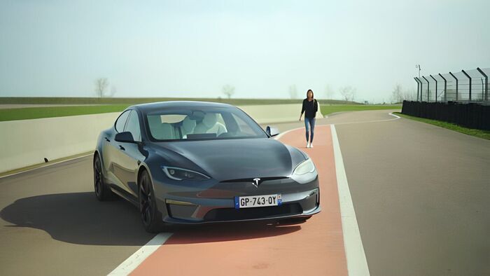 Tesla : les secrets de sa voiture électrique