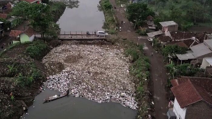 Indonésie : Le fleuve victime de la mode