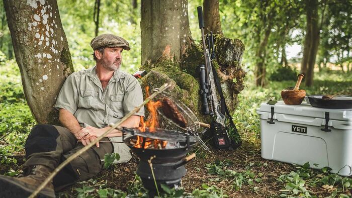 Blizzard Stalk Fallow Deer