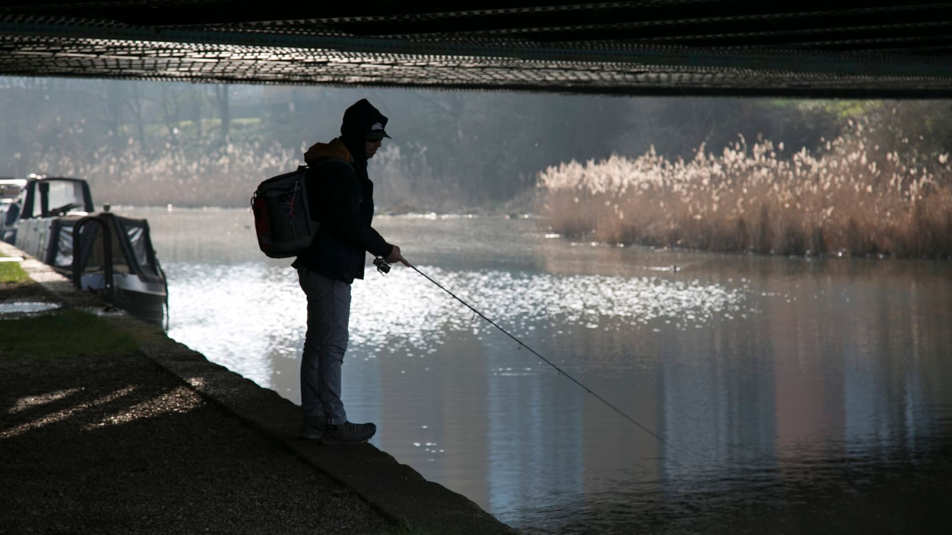 De l'autre côté de l'étang