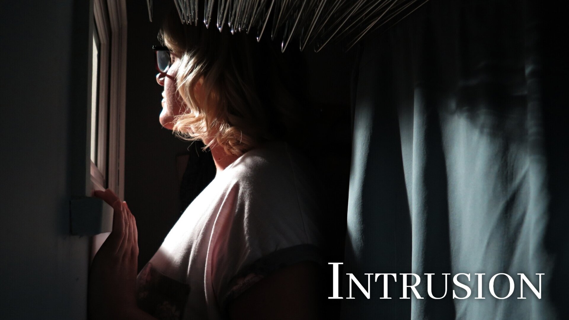 Derrière le rideau de douche