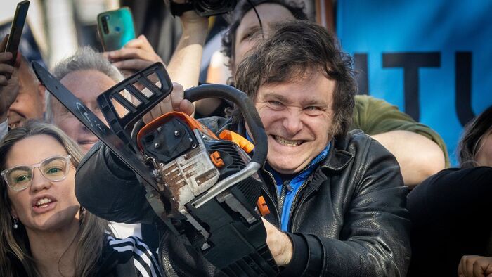 Javier Milei, le président à la tronçonneuse
