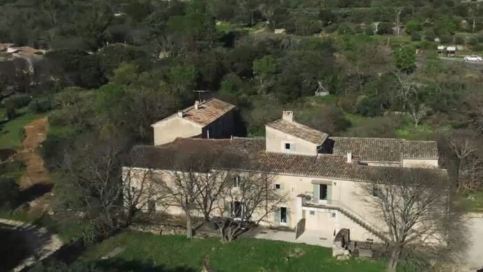 Maryse Condé à Gordes, la maison d'une femme libre