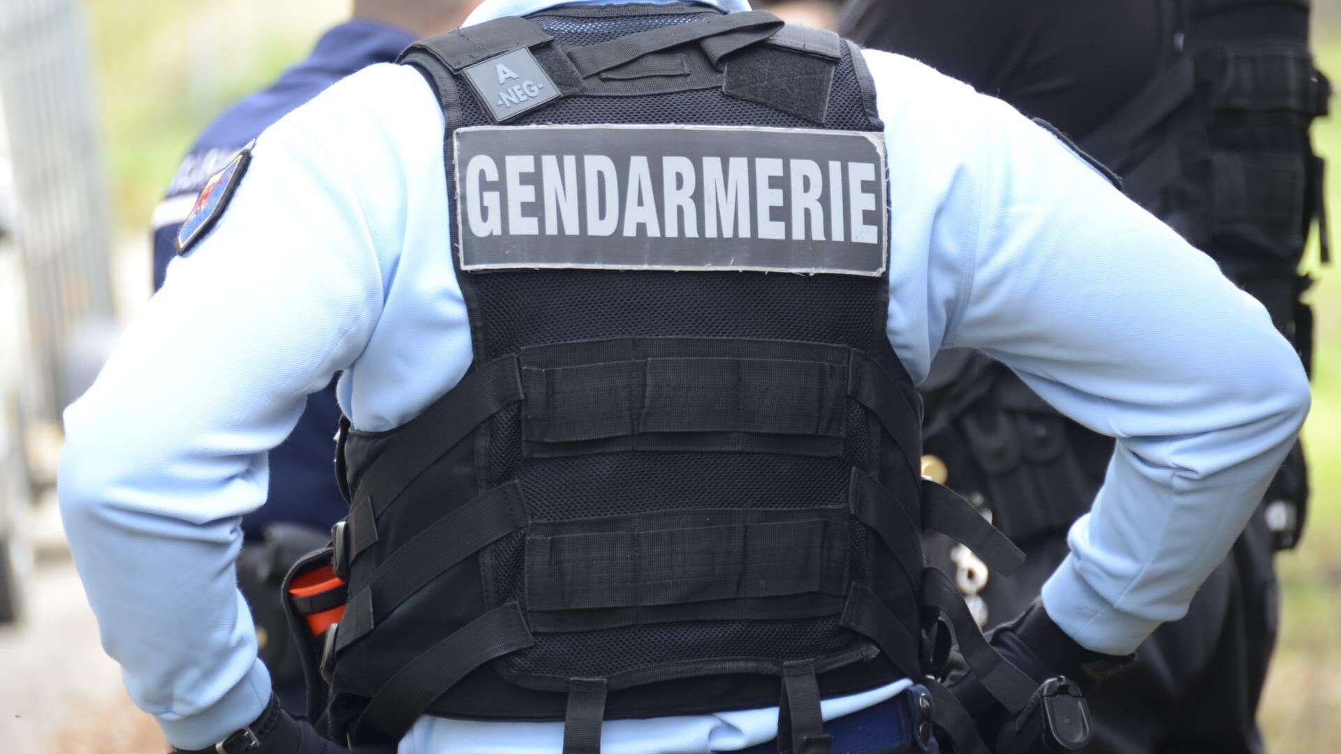 Guerre des voisins et fous du volant
