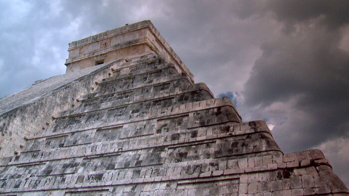 Pourquoi les civilisations meurent-elles ?