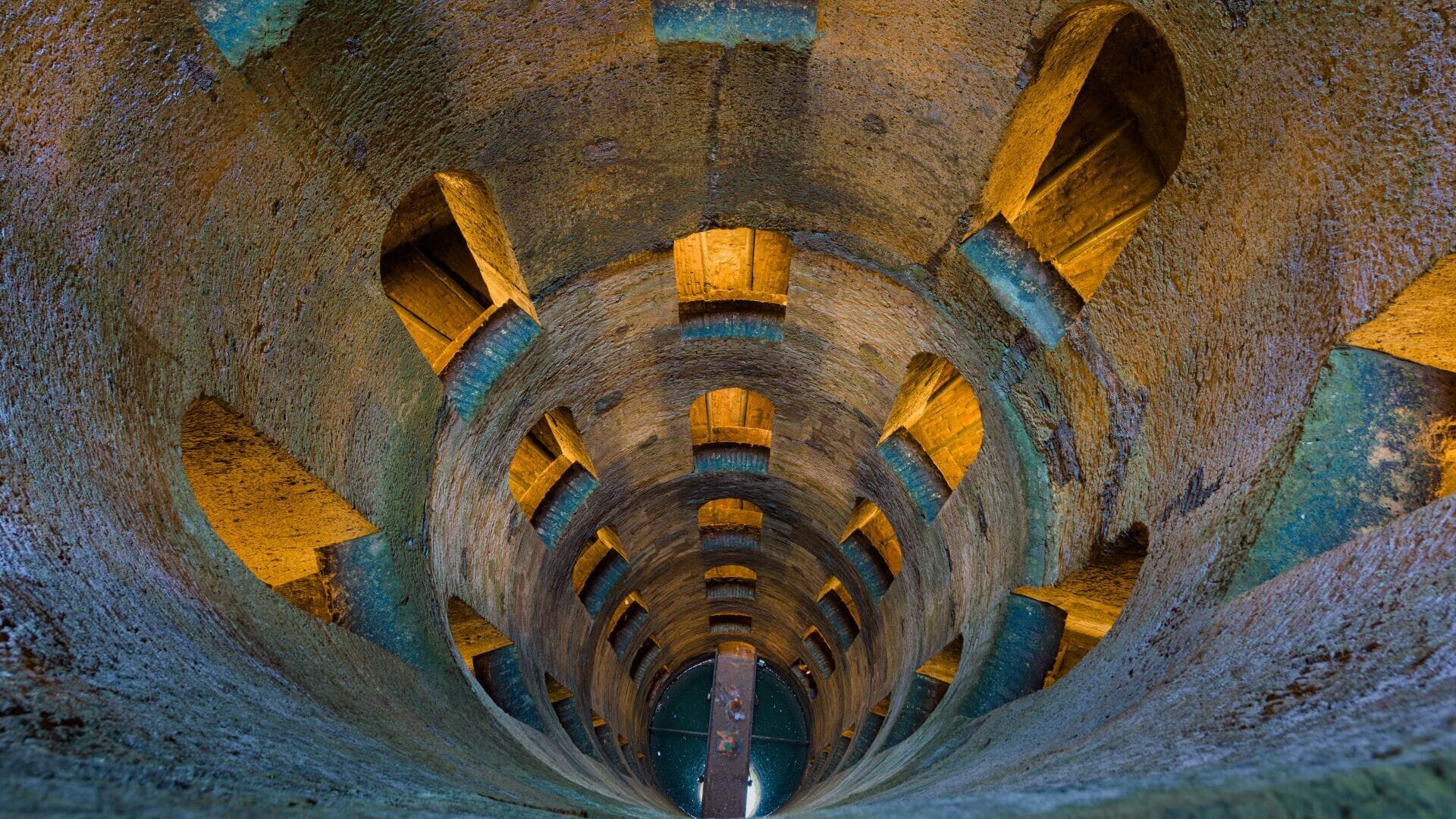 Cités souterraines et chambres secrètes