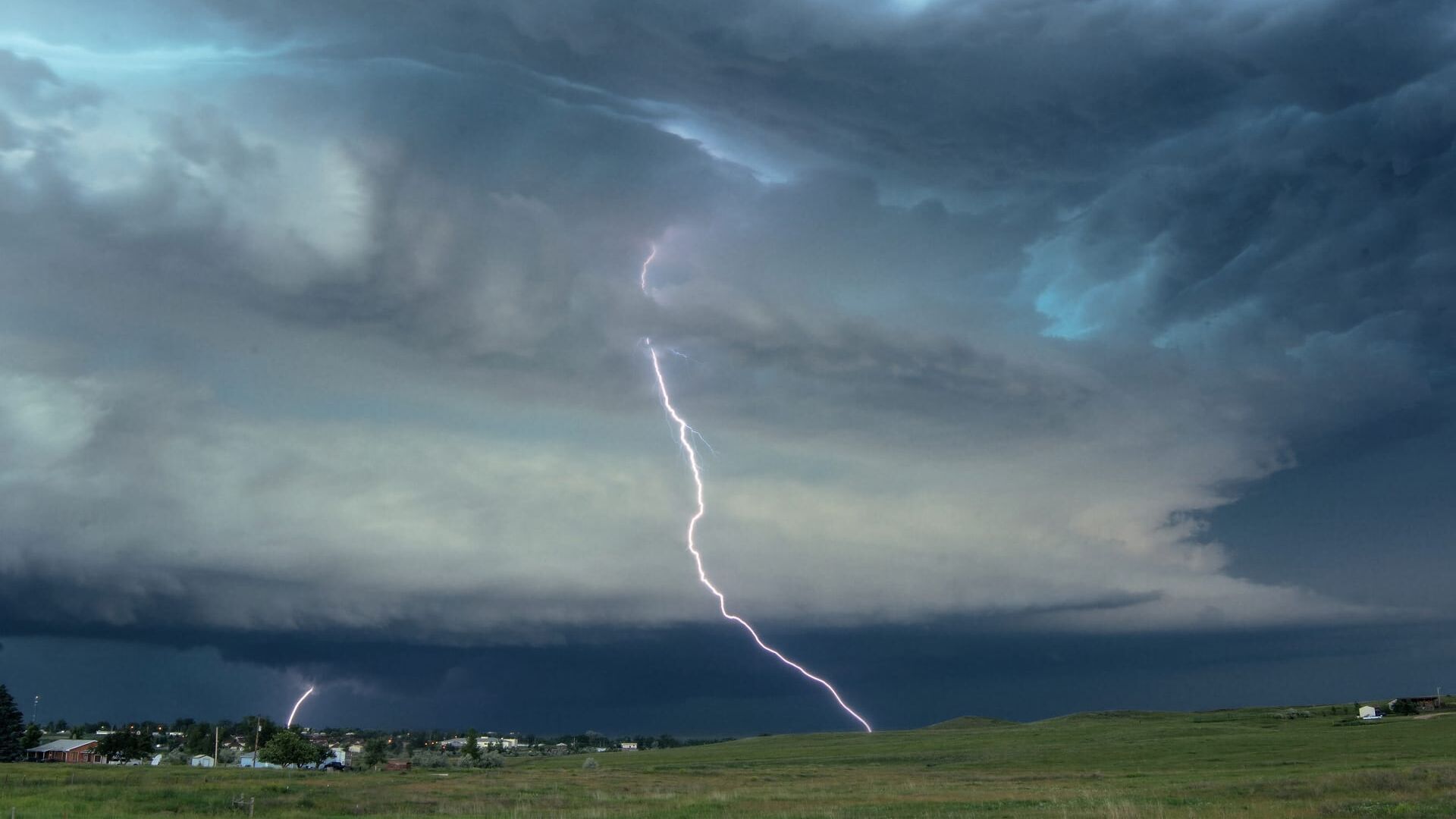 Bolts from the Blue - The Secrets of Lightning