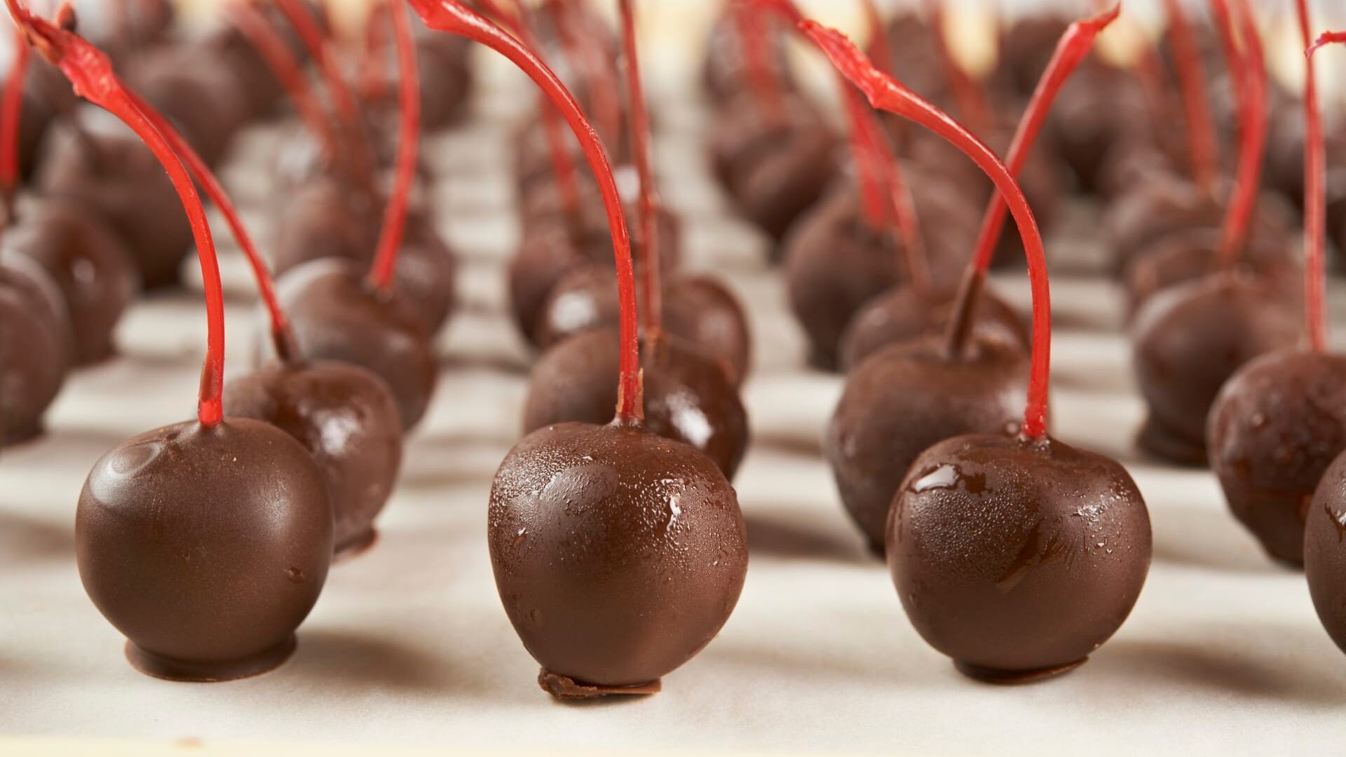 Burger royal, piment et cerise chocolatée