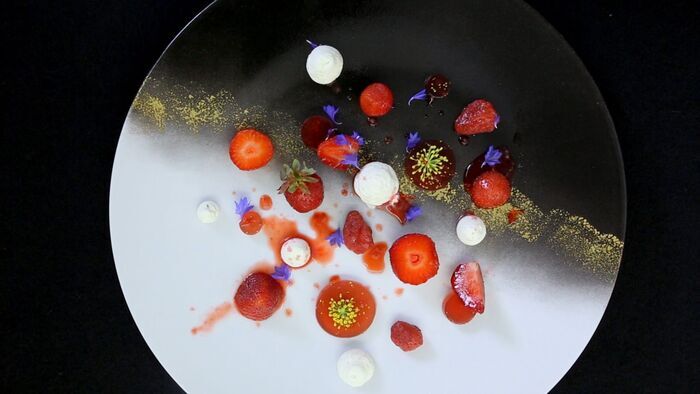 Fraises et fleurs du Razès