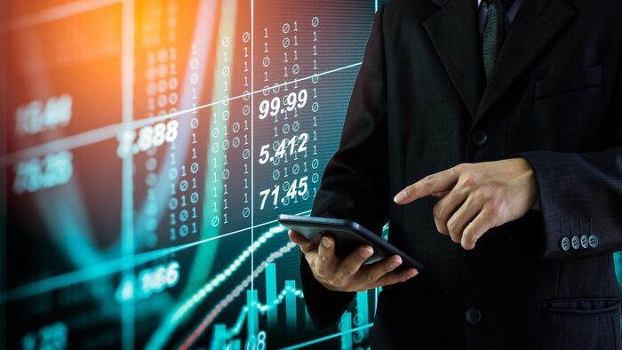 Leading a Trillion-Dollar Company amid Crisis & Change