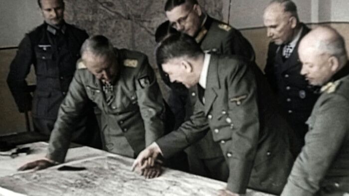 L'étau (1942-1943)