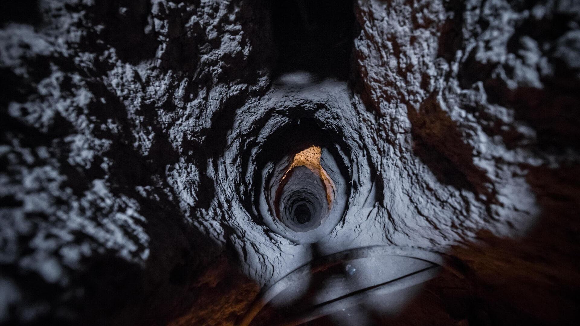 Tunnels et tombeaux