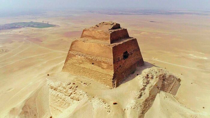 Meïdoum et le mystère de la fausse pyramide