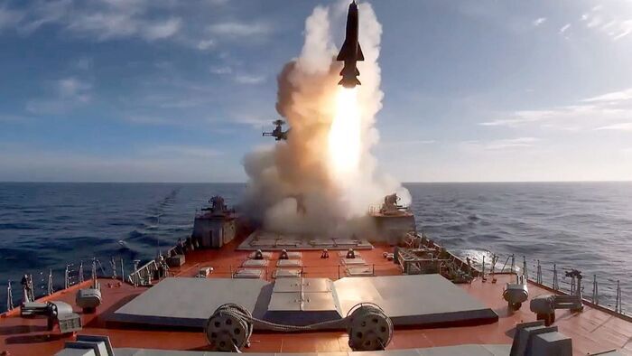 Poutine et la guerre des cinq mers