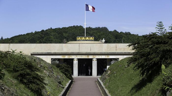 Manoeuvres sur le flanc Est