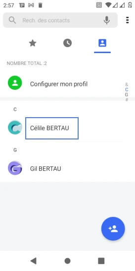 Étape 3 : Faites un appui long sur le contact à supprimer.