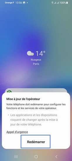 Étape 19 : Nous sommes engagés à vous offrir une expérience fluide et agréable dès le début.
une Mise à jour de l'opérateur est requise (sauf si vous eu un écran la mentionnant au cours de la phase de démarrage). La mention Veuillez patienter apparaît sur l'écran suivant, puis l'appareil redémarre).
