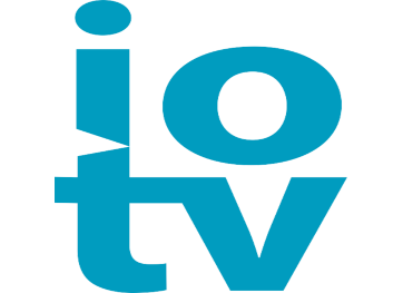 Logo de iotv avec des lettres stylisées en bleu sur fond blanc.