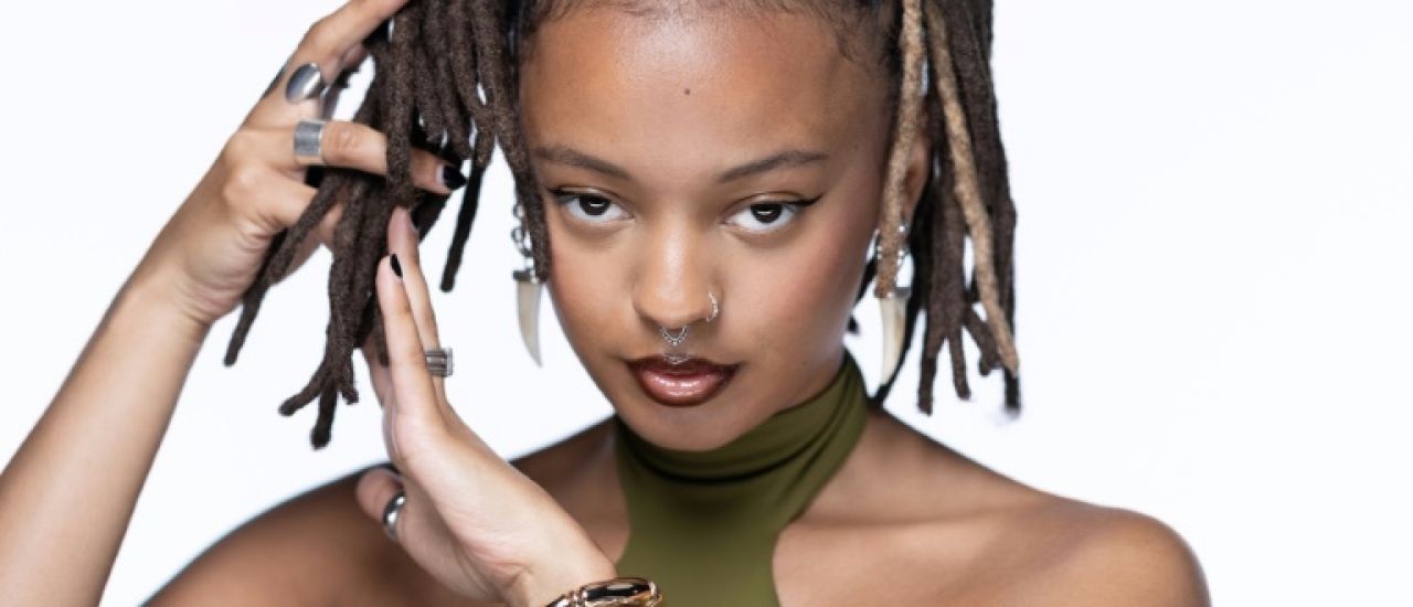 Camille Yembe, la nouvelle sensation pop belge, fan de Raymond Devos