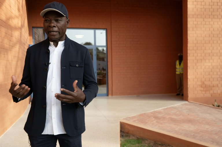 Francis Kéré, l'architecte africain à la conquête du monde avec ses constructions durables