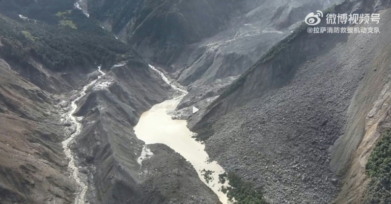 Crue dans l'Himalaya : les secours sous la menace d'autres inondations, près de 600 morts