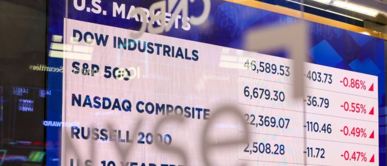 Wall Street termine dans le rouge, lestée par le pétrole