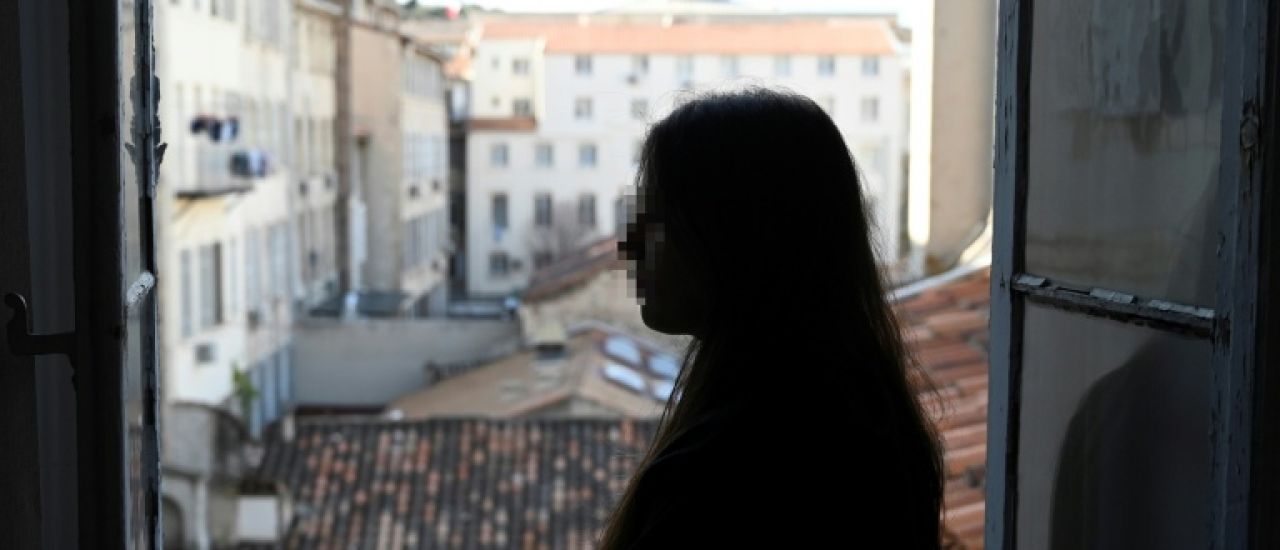 Sept ans après les faits, l'affaire d'une jeune femme tabassée par la police ressurgit à Marseille