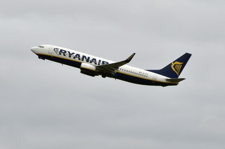 Un homme a failli être aspiré hors d'un vol Ryanair au départ de Grèce