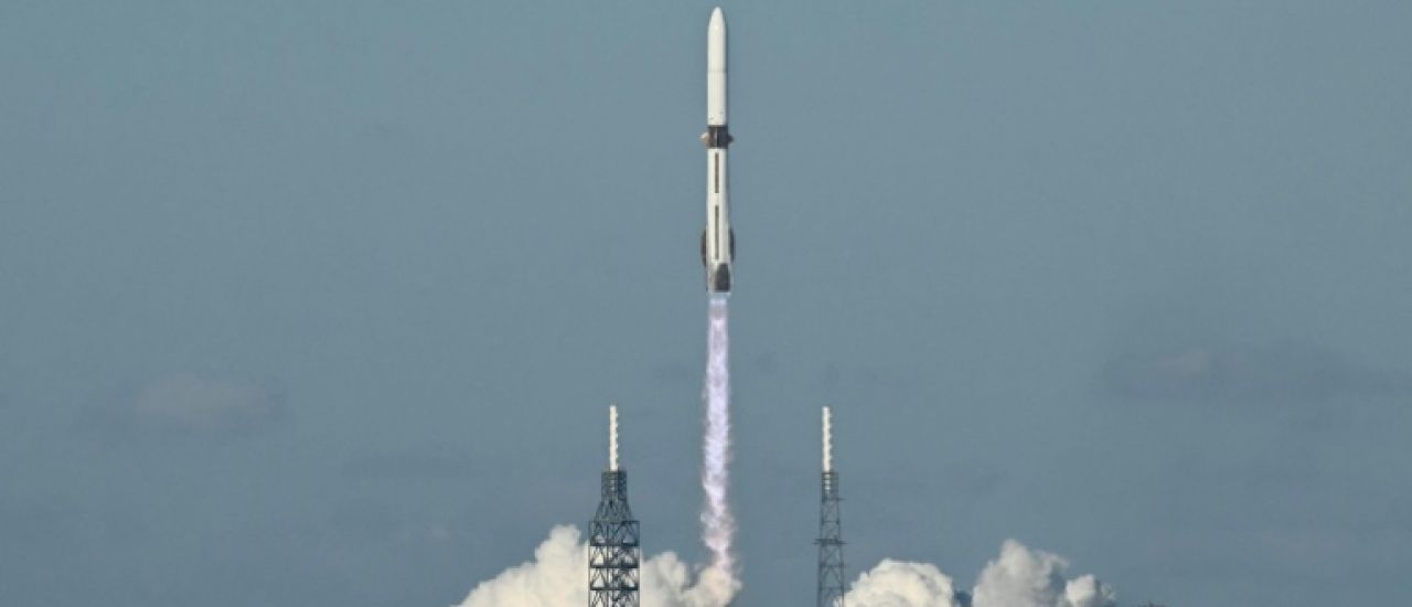 L'entreprise spatiale de Bezos parvient à récupérer le propulseur de sa grande fusée, une prouesse