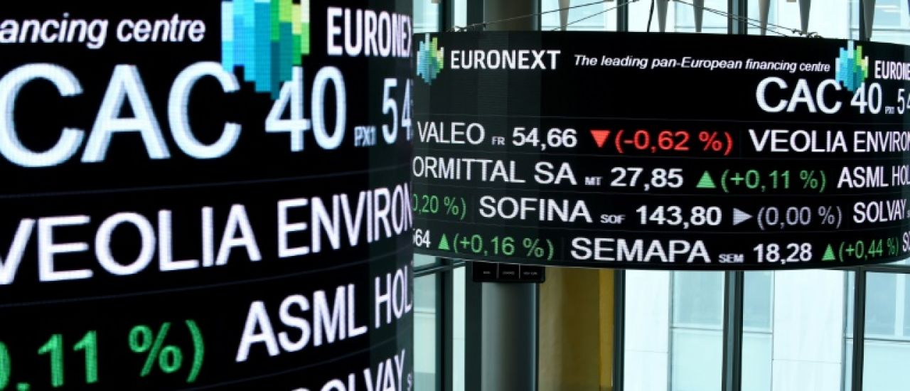 La Bourse de Paris flanche entre négociations commerciales et annonces budgétaires
