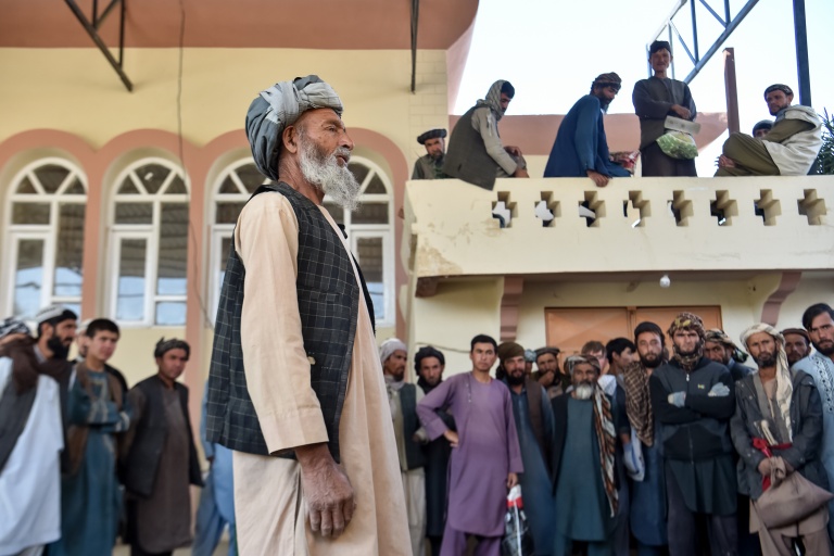 Avec le retour de millions d'Afghans, rude lutte pour un emploi ou un logement