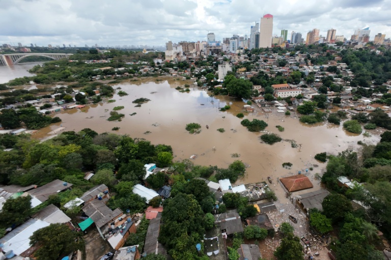 Paraguay: inondations sous l'effet d'El Niño, un millier de familles évacuées