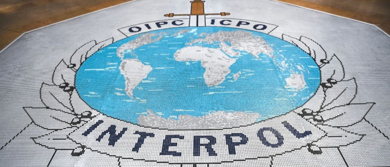 Cyberarnaques sentimentales et sextorsion: 260 arrestations en Afrique, annonce Interpol