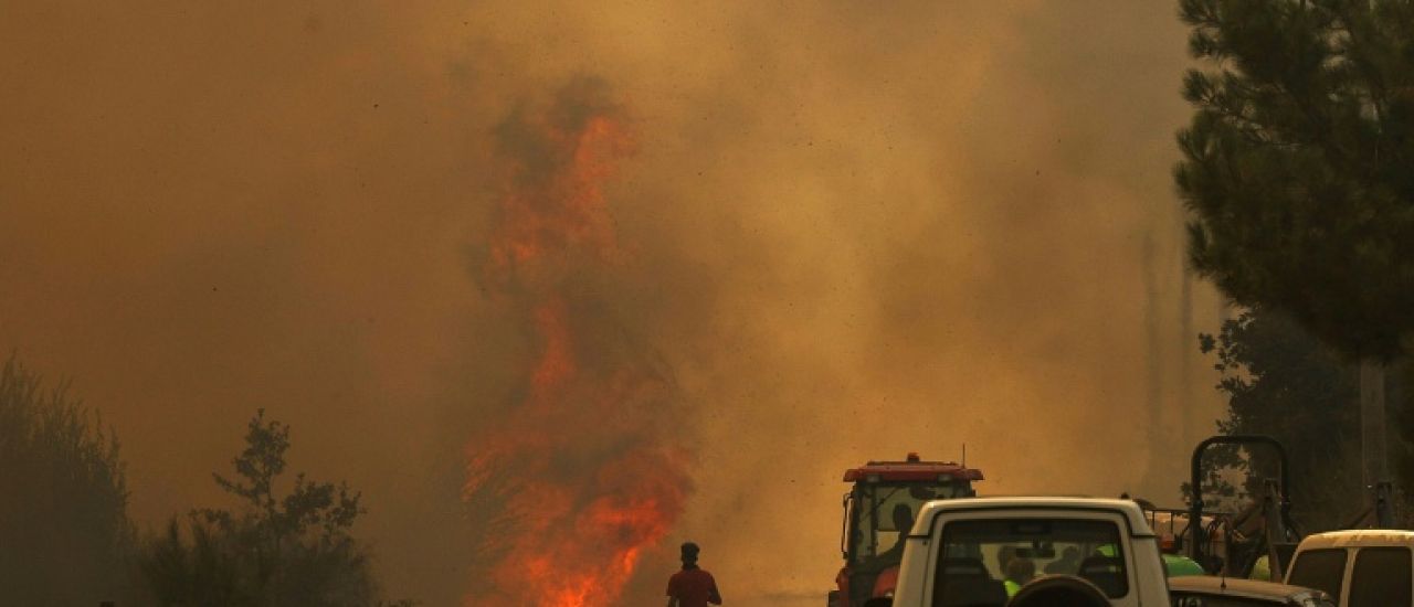 Incendies: un premier mort au Portugal, alerte maximale en Espagne