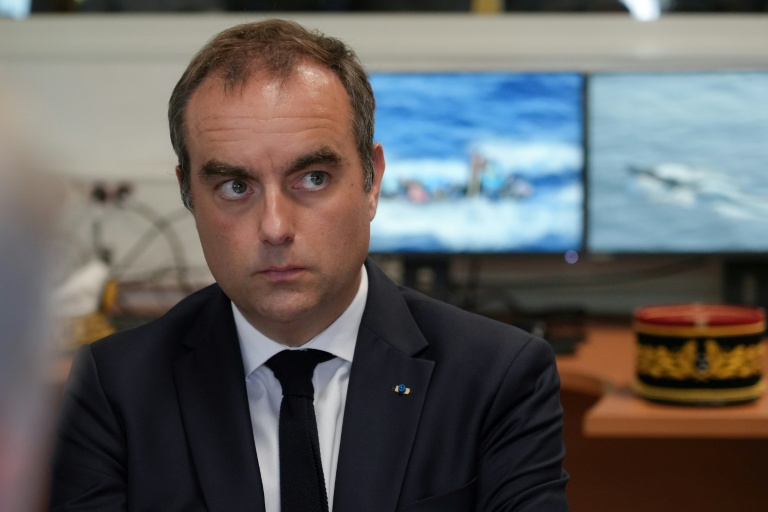 Budget: Lecornu colmate les fuites et déconcerte