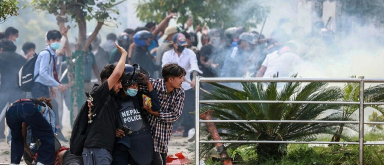 Népal: la police ouvre le feu sur une manifestation contre le blocage des réseaux sociaux: 19 morts et 400 blessés