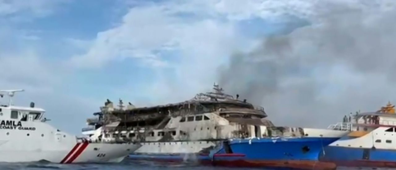 Incendie d'un ferry en Indonésie: bilan revu à 3 morts, plus de 500 passagers secourus