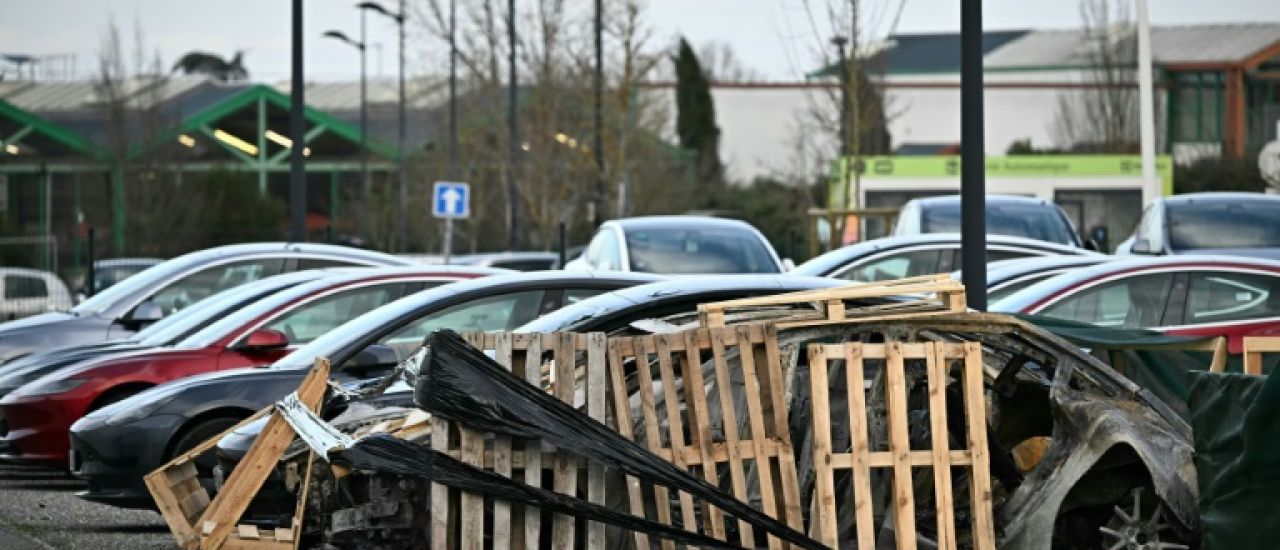 25 Tesla incendiées près de Marseille, la piste criminelle envisagée