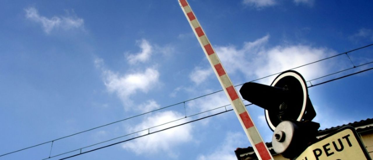 Un train régional percute un poids-lourd à Saint-Raphaël, un mort