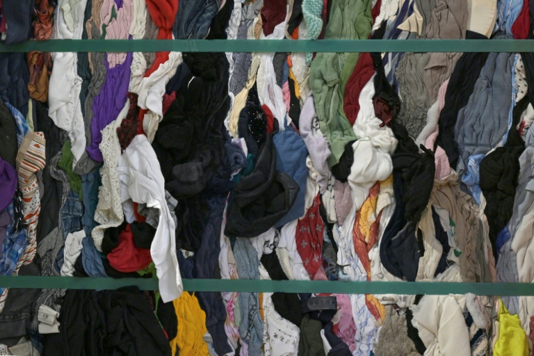 Gestion des déchets textiles: le gouvernement sanctionne l'éco-organisme Refashion