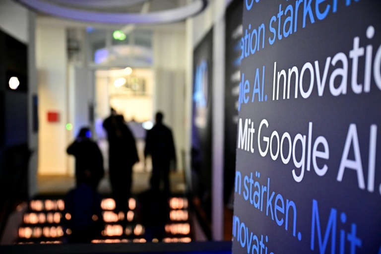 Google lance un centre d'IA en Allemagne, qui tente de rester dans la course