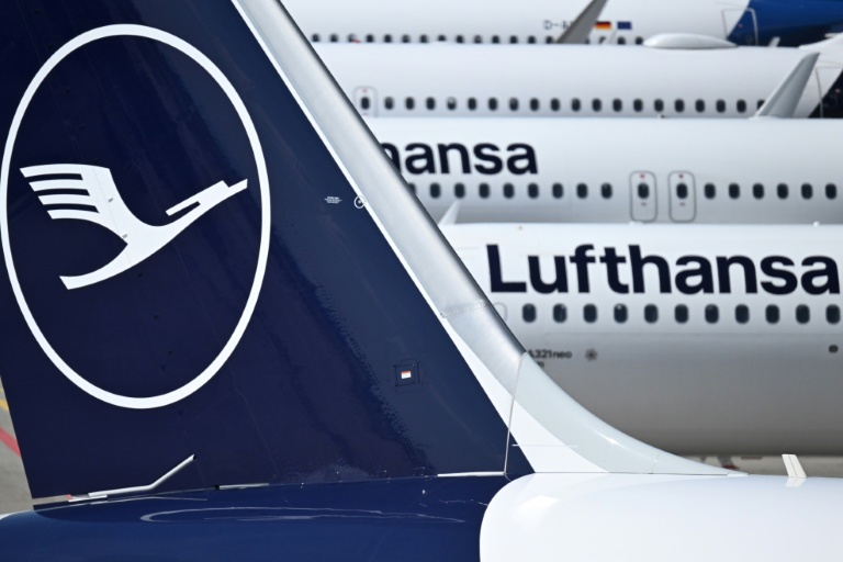 Flambée du carburant, grèves: Lufthansa réduit ses capacités de vol